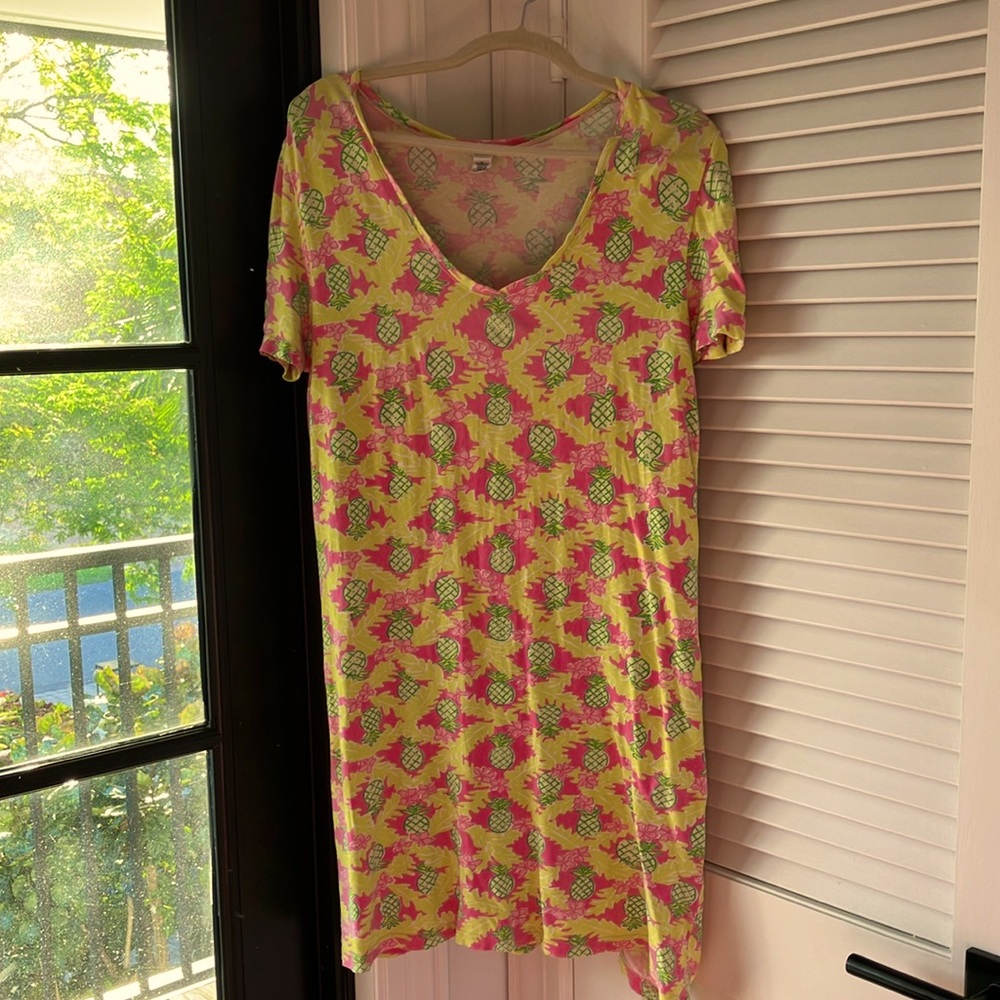 Lilly Pulitzer v-neck beach coverup.